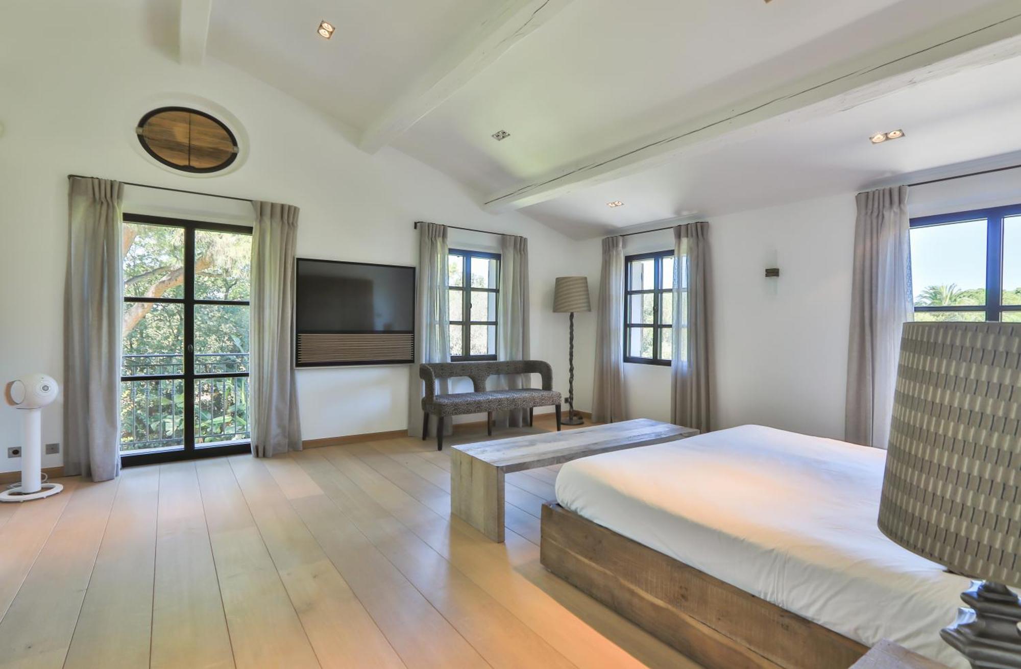 Vyylla Private Resort Saint-Tropez Room photo